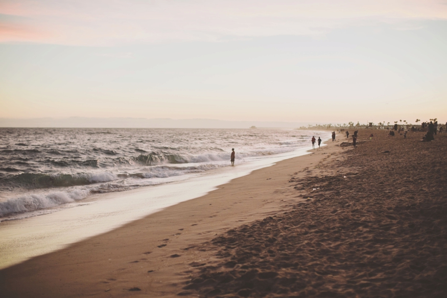 Newport Beach Engagement Photos // Destination Engagement Photographers - Malissa Ahlin Photography