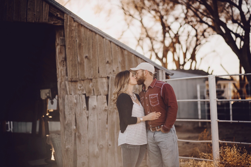 Engagement photos in a barn